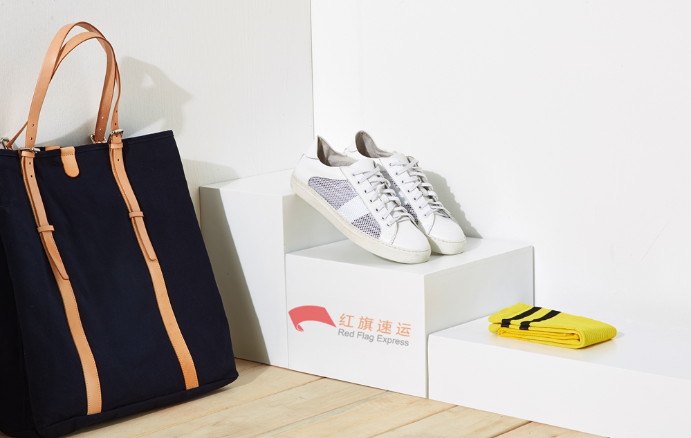 16554463237415.jpg 攝圖網(wǎng)_500512259_配飾鞋包靜物(企業(yè)商用)_副本.jpg